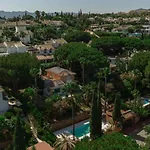 Vila In Elviria, A Retreat Among Palm Trees, With Private Heated Pool And Barbecue,