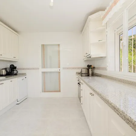 Villa Stunning With Private Pool In Elviria Next To Golf Course