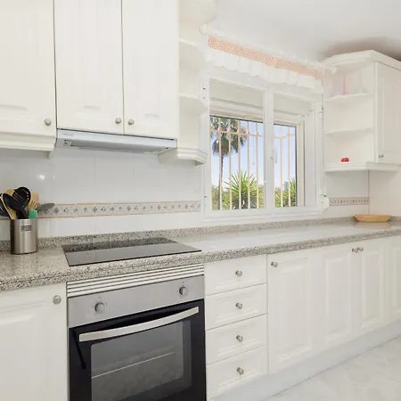 Villa Stunning With Private Pool In Elviria Next To Golf Course *