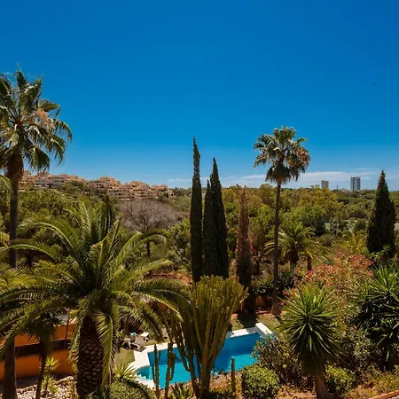 Stunning With Private Pool In Elviria Next To Golf Course