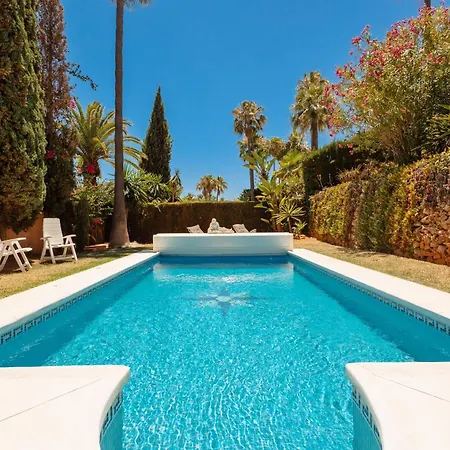 Villa Stunning With Private Pool In Elviria Next To Golf Course