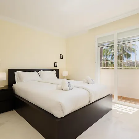 Βίλα Pina - A Retreat Among Palm Trees, With A Private Pool And Barbecue In Elviria, Μαρμπέλλα