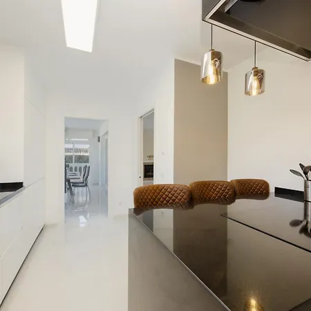 Pina - A Retreat Among Palm Trees, With A Private Pool And Barbecue In Elviria, *
